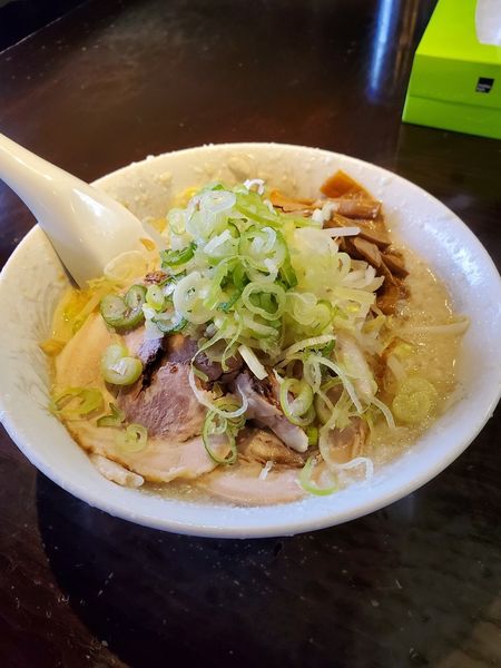 「醤油ラーメン　アブラギタギタ」@旨みこってりらーめん 鐵 TETSU 蘇我本店の写真