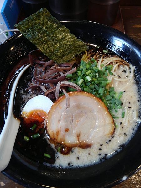 「とんこつ黒ラーメン」@麺屋黒田 本店の写真