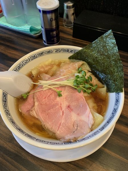 「ワンタン麺 950円」@稲荷屋の写真