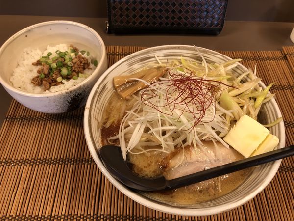「天岳らぁめん　バター 味ネギ」@麺家 天岳 本店の写真