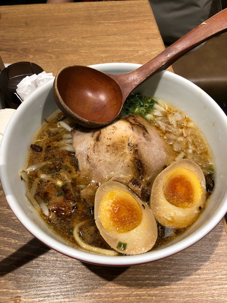 「特製くろ雲」@ヌードルラボラトリー金斗雲 福岡空港店の写真