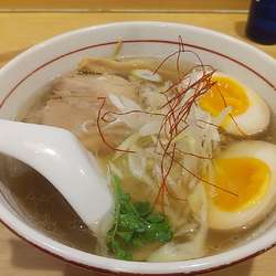 塩ラーメン(小)＋とろ玉 700円