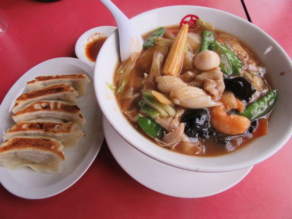 「うまに麺（８００円）＋餃子３００円」@珍來 取手店の写真