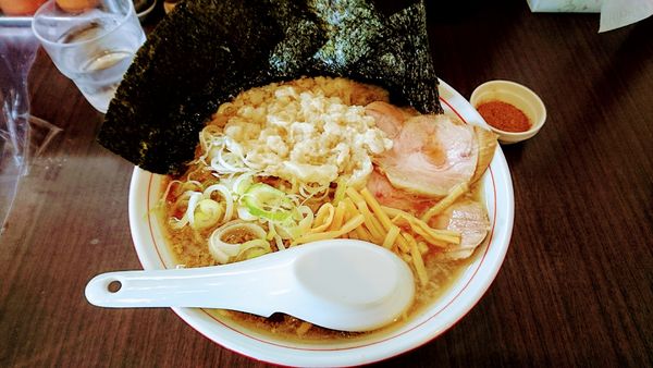 「ラーメン(中･こい口･身入り)+海苔」@手打ち中華そば 酒田の写真
