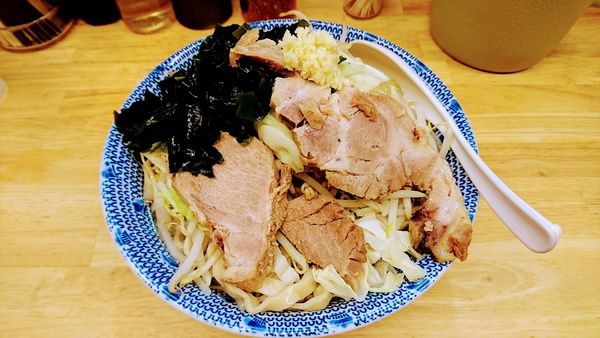 「【期間限定】塩にぼしらーめん(大盛･ニンニク)」@らーめん きじとらの写真
