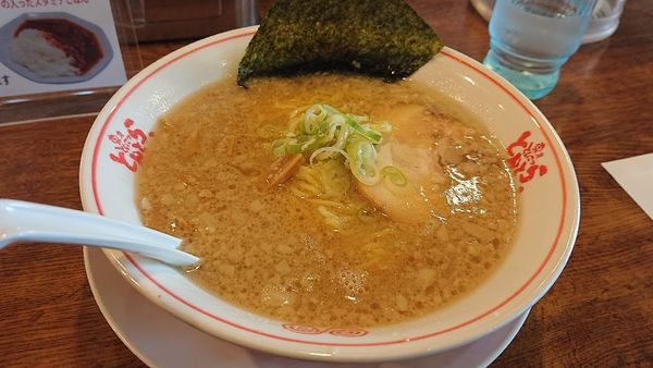 「とんこつ正油らーめん660円(込)」@東京とんこつ とんとら 深谷店の写真