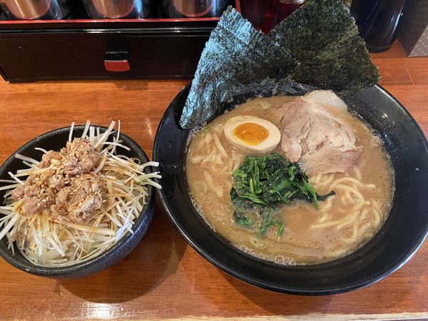 「醤油とんこつラーメン＋ネギ丼」@麺侍 誠の写真