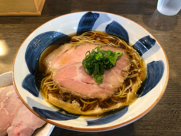 「楓の中華そば+モモチャーシュー」@らーめん楓の写真