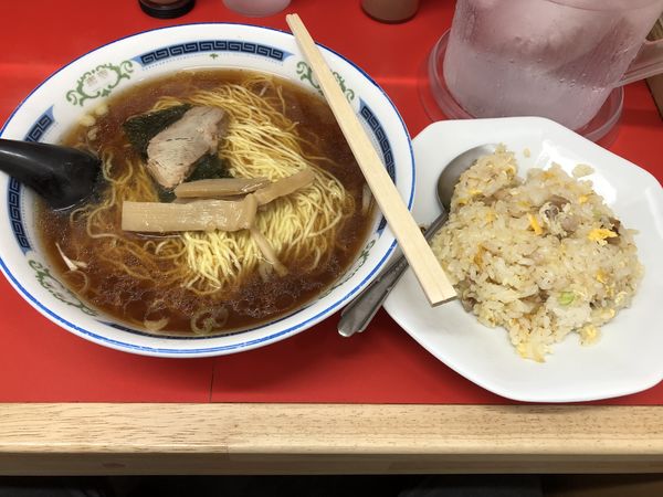 「半ちゃんラーメン+麺大盛　650円」@伊峡の写真