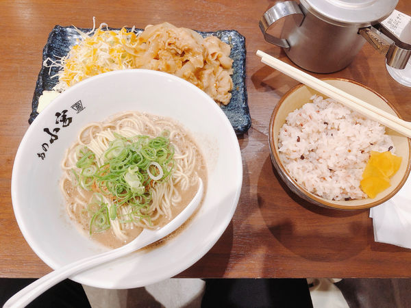 「生姜焼き定食と豚骨ラーメン」@らーめんとしょうが焼き あの小宮の写真