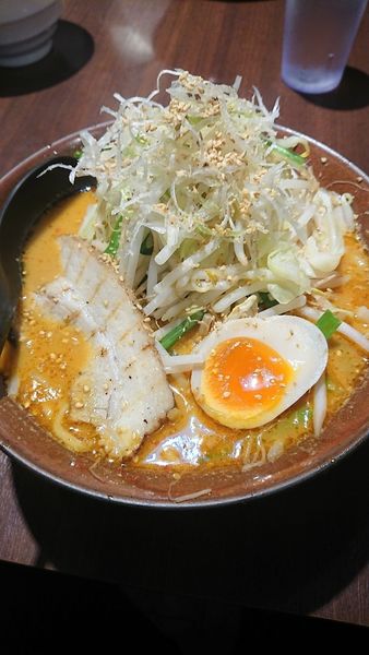 「激辛味噌カレーラーメン」@しゅういち 恵比寿店の写真