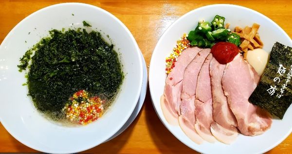 「梅昆布水麺+特製+すっぱゆずのスープにばらのり」@自家製中華そば 麺の虜の写真