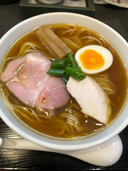 「丸鶏しょうゆラーメン　880円」@らぁ麺 幸跳の写真