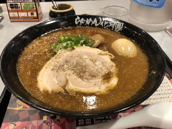 「嵐げんこつ黒武者 大盛」@らあめん花月嵐 武蔵新城店の写真