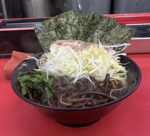 「ラーメン キクラゲ ネギ」@武蔵家直系 ぼうそう家の写真