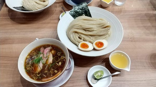 「特製醤油つけ 1600円+特盛 350円+昆布水 150円」@麺処 ほん田 秋葉原本店の写真