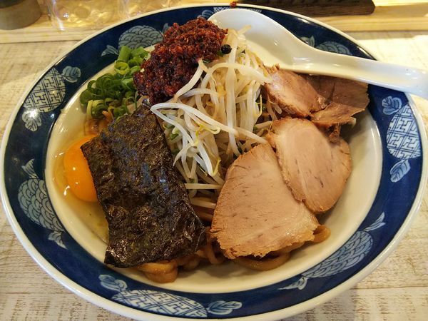 「ピリ辛まぜそば　中２７０ｇ　※５辛」@ラーメン 仙の写真