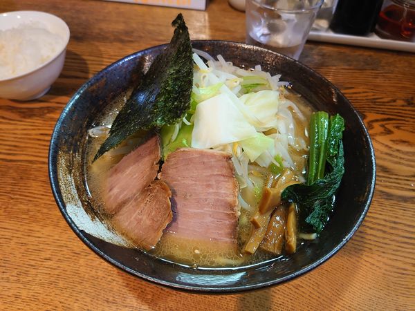 「塩ラーメン+大盛+茹で野菜」@麺ごころ 佑庵の写真
