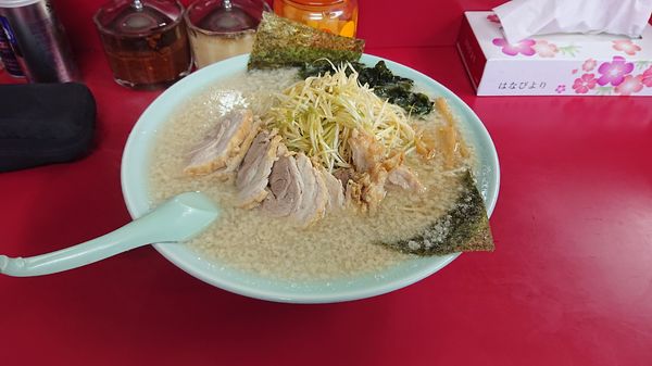 「ネギチャーシューメン 中盛り ネギ増し 油多め」@ラーメンショップ 境店の写真