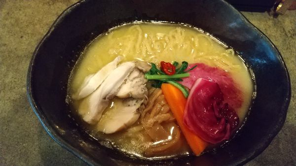 「鶏白湯は見た ramen 恋の終わり880円」@ramen るの写真