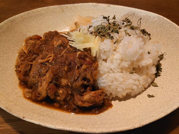 「無水チキンカレー（1280円）」@CURRY&NOBLE強い女の写真