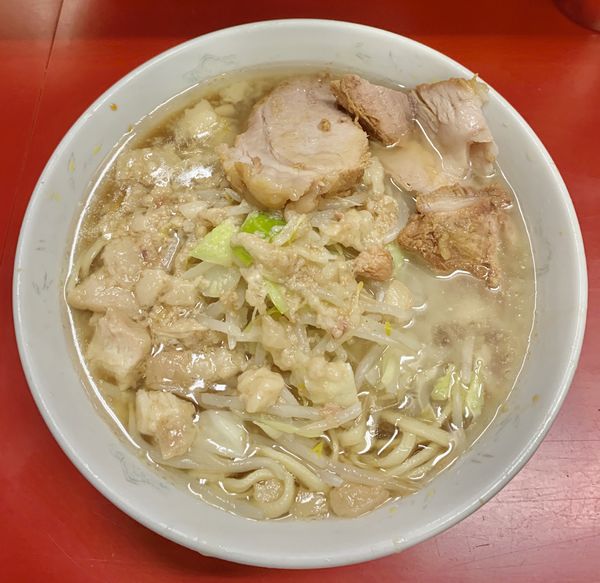 「小ラーメン(麺半) ¥700 野菜少なめ、アブラ」@ラーメン二郎 上野毛店の写真