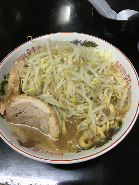「ラーメン （中）650円 + 豚マシ100円」@手打 手綱の写真