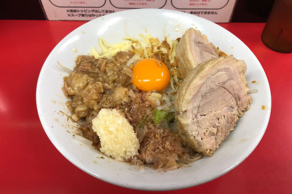 「まぜそば(並) 830円+豚1枚 130円(ニンニク、アブラ)」@ラーメン一心の写真