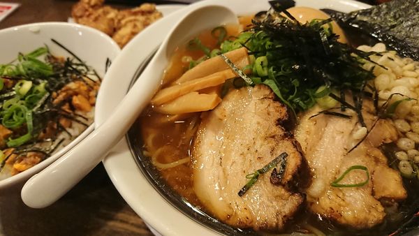 「特製冷やし煮干し醤油らーめん」@ばり嗎 東松山店の写真