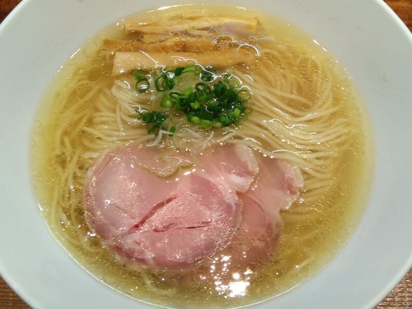 「しおらーめん￥800」@町田汁場 しおらーめん 進化の写真