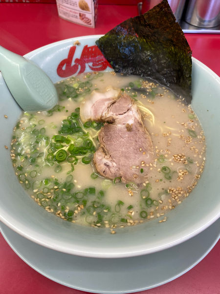 「朝ラーメン（梅、脂抜き）」@ラーメン山岡家 伊勢崎宮子店の写真