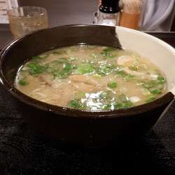 鶏ガラ豚骨醤油　ラーメン