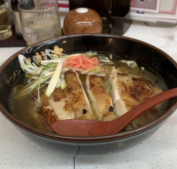「一枚炙り鶏らーめん」@ラーメンとん太 浜野店の写真