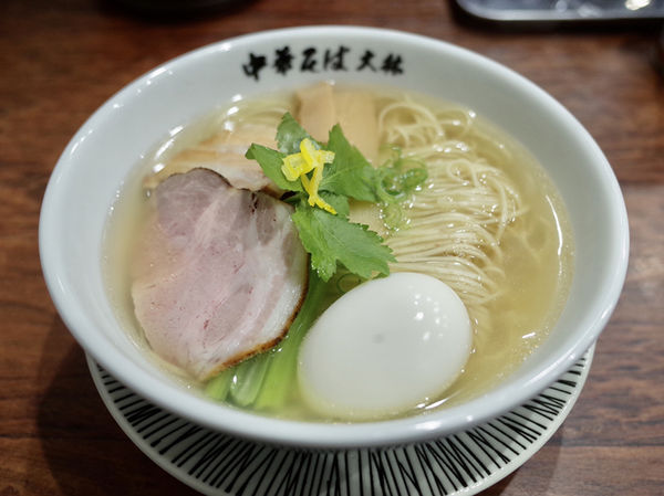 「‪鯛塩そば＋鯛茶漬け…1100円・味玉…100円‬」@鴨と鶏 中華そば 大林の写真