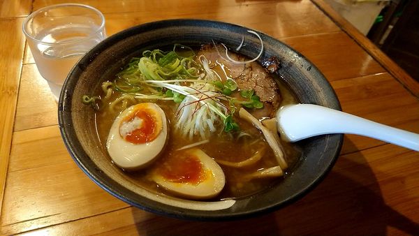 「煮干ラーメン＋煮卵(こってり)」@げんこつ野郎の写真