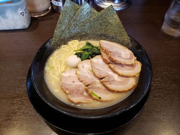 「塩チャーシュー（麺バリカタ、脂少な目）」@横浜家系ラーメン 太田商店の写真