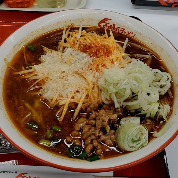 「たいわんラーメン太麺変更ニンニク多め辛味ネギ納豆」@くるまやラーメン 東村山店の写真