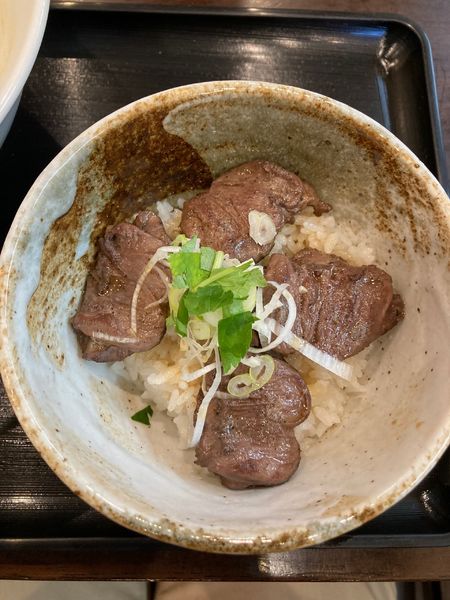 「鴨ハツ丼」@麺屋 葵の写真