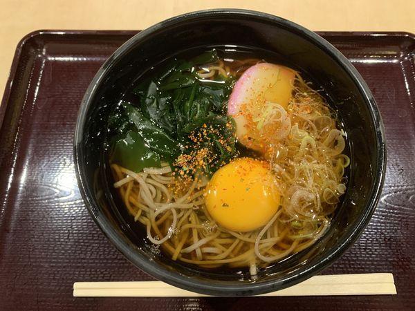 「月見そば 510円」@立喰いそば酒処 つきじ亭の写真