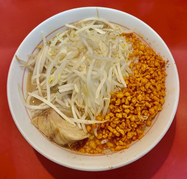 「ラーメン　¥780 野菜少なめ、辛揚げ」@千里眼の写真