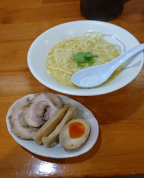 「塩らぁめん 爆じゅう餃子」@爆じゅう餃子 餃点の写真