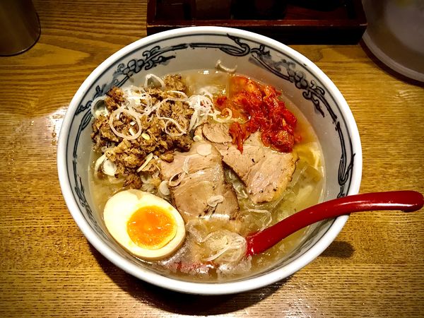 「煮干し冷麺+豚ほぐし」@麺や 六三六 本店の写真