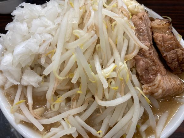 「小ラーメン＋タマネギ＋ニンニク」@麺でる 川崎店の写真