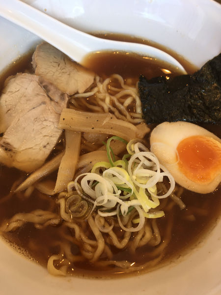 「煮干しらー麺醤油」@麺屋えんの写真