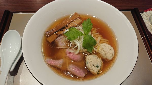 「醤油らぁ麺 850円」@麺 紡木の写真