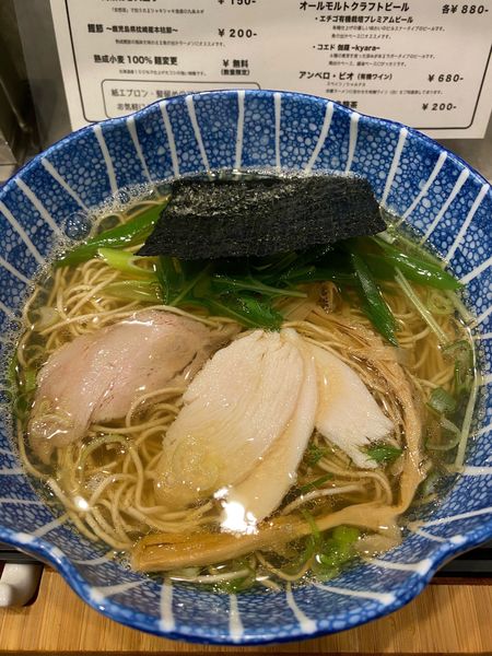 「海香る熟成塩ラーメン」@ラーメンクワトロの写真