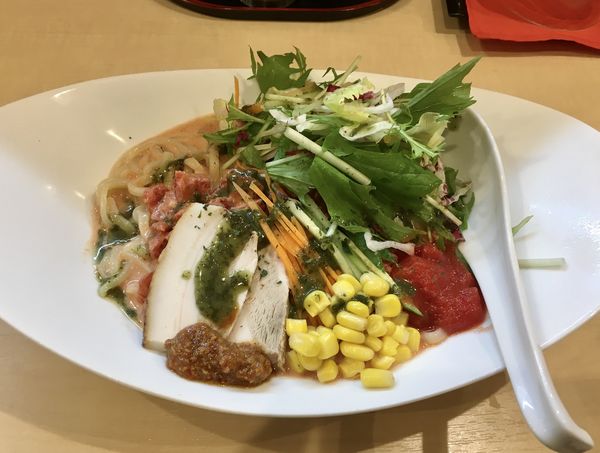 「とまとらーめんバジルソース」@麺や 八の角 錦本店の写真