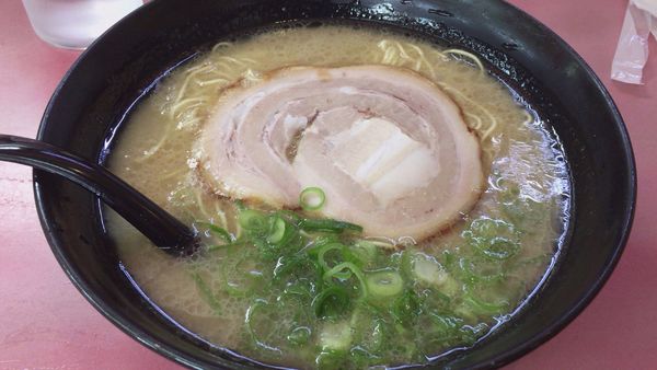 「トンコツラーメン」@ラーメンKAZUの写真