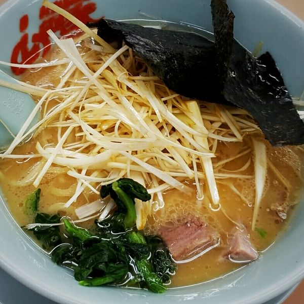 「醤油ネギラーメン ７７０円」@ラーメン山岡家 水戸南店の写真