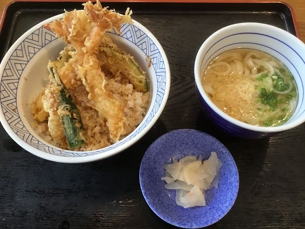 「ランチ天丼(味噌汁＆小鉢を小うどんに変更)税込659円他」@夢庵 我孫子若松店の写真